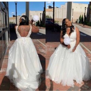 Used wedding dress size 16/18